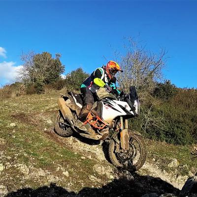 KTM 1090 Adventure downhill